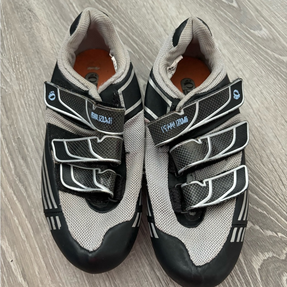 Womens pearl Izumi cycle shoe